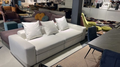 Фото Диван DUNE  молочного цвета